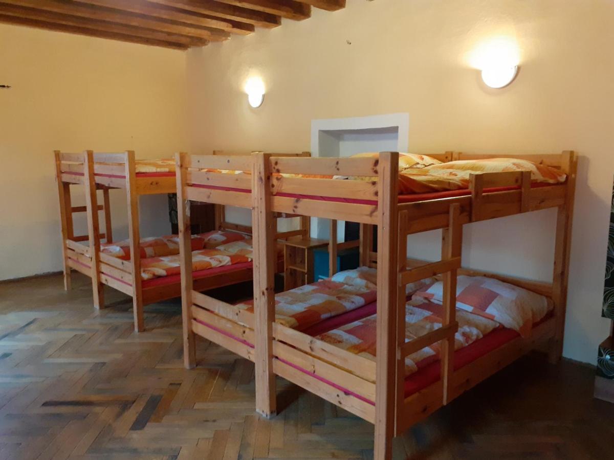 Hostel Skautsky Dom Banska Stiavnica Ngoại thất bức ảnh