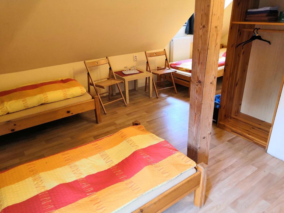 Hostel Skautsky Dom Banska Stiavnica Ngoại thất bức ảnh