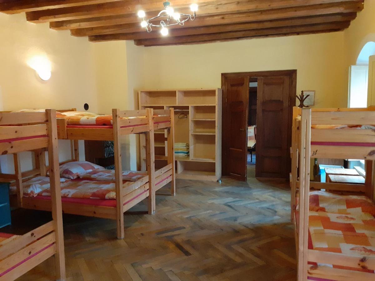 Hostel Skautsky Dom Banska Stiavnica Ngoại thất bức ảnh