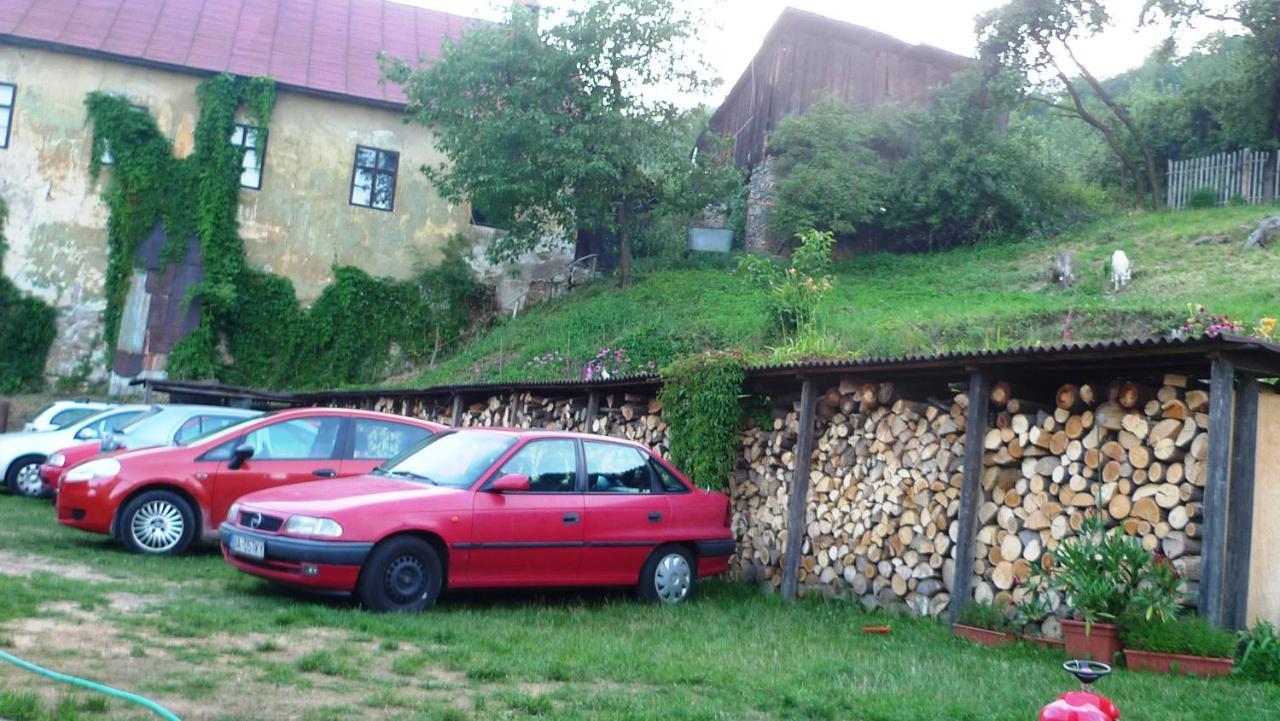 Hostel Skautsky Dom Banska Stiavnica Ngoại thất bức ảnh