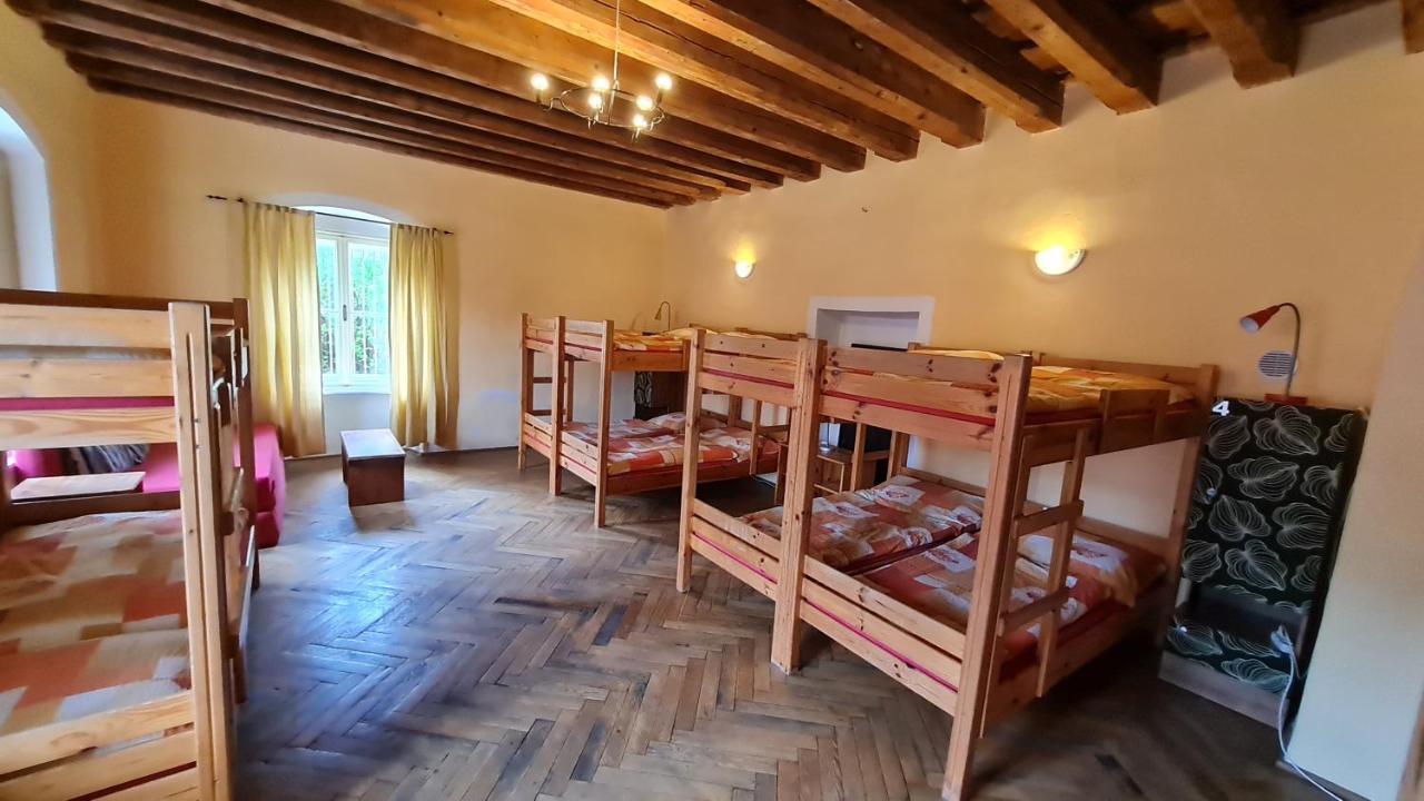Hostel Skautsky Dom Banska Stiavnica Ngoại thất bức ảnh