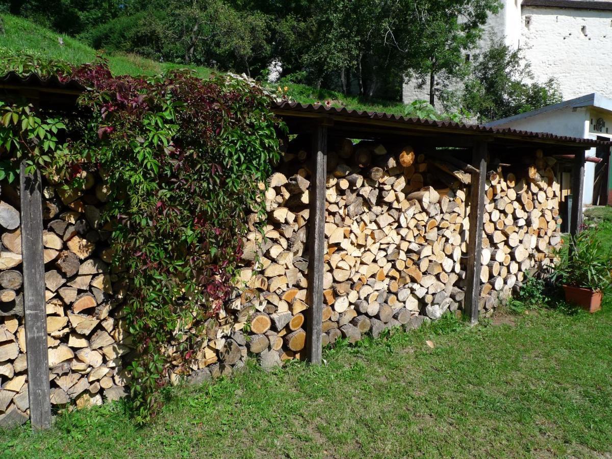 Hostel Skautsky Dom Banska Stiavnica Ngoại thất bức ảnh