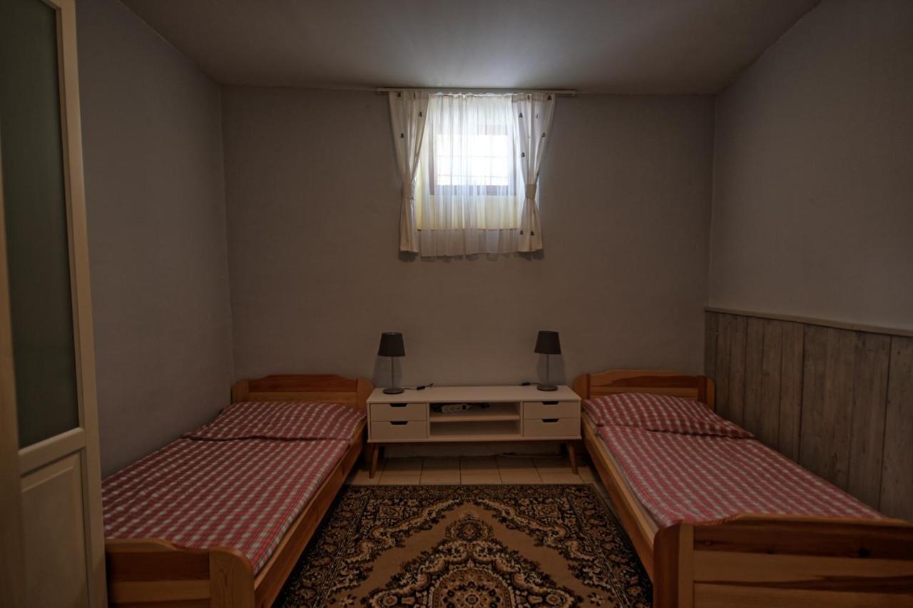 Hostel Skautsky Dom Banska Stiavnica Ngoại thất bức ảnh